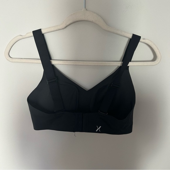 Knix Revolution V-Neck Bra Black Size 4 (D) - Picture 3 of 7